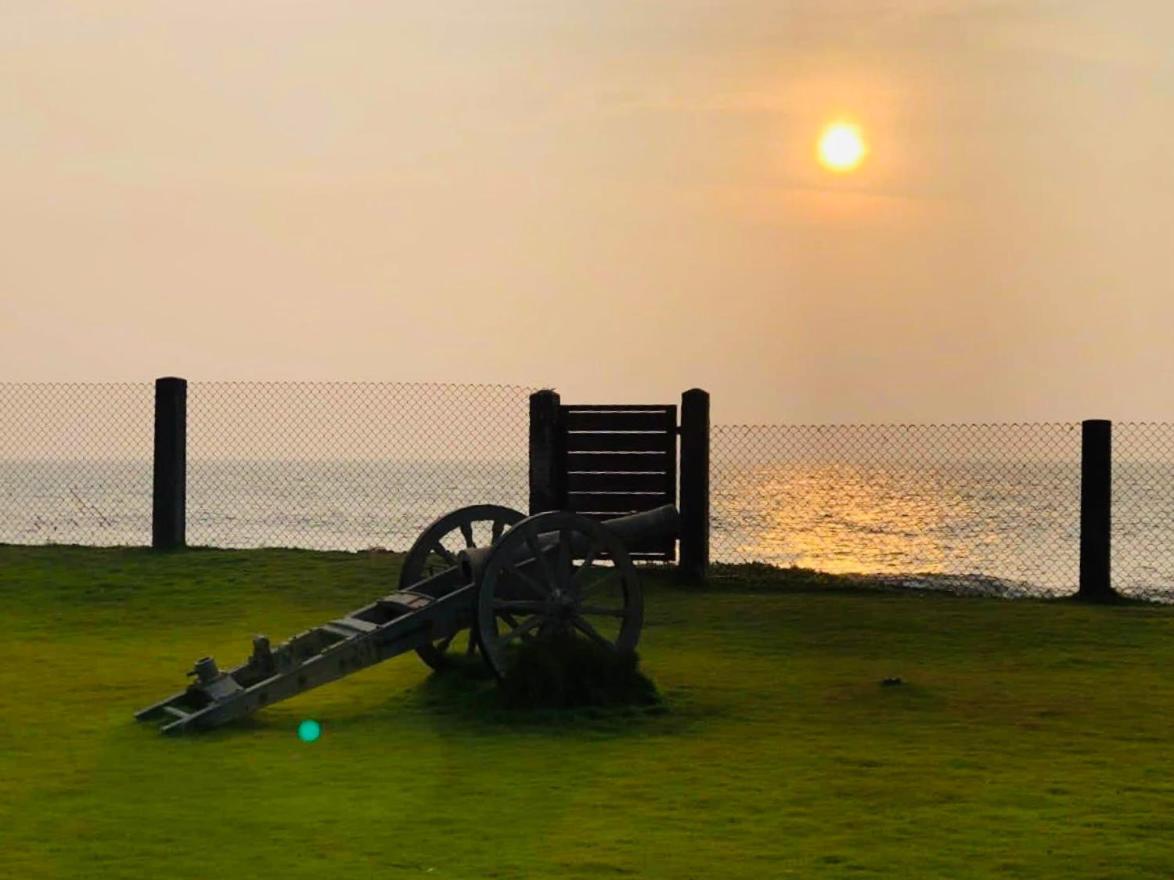 The Lighthouse Negombo Hotel Bagian luar foto