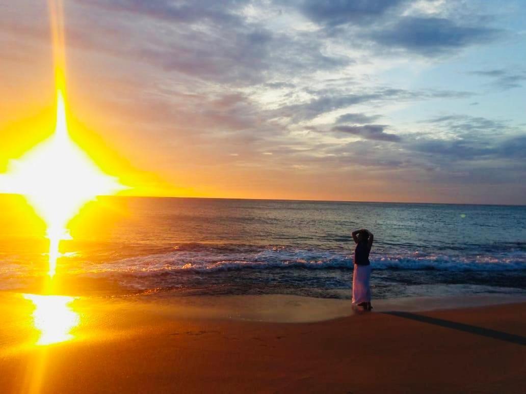 The Lighthouse Negombo Hotel Bagian luar foto