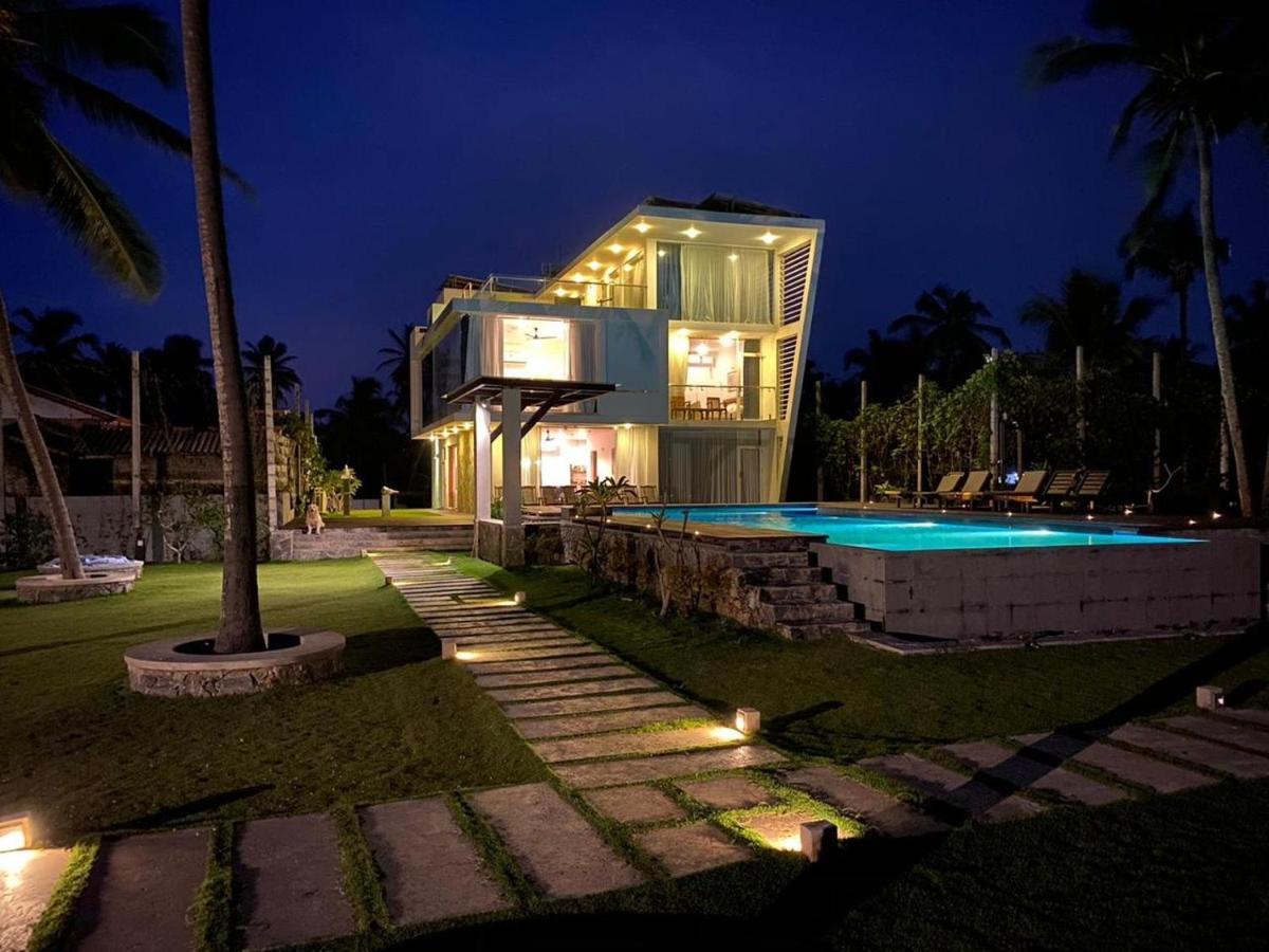 The Lighthouse Negombo Hotel Bagian luar foto