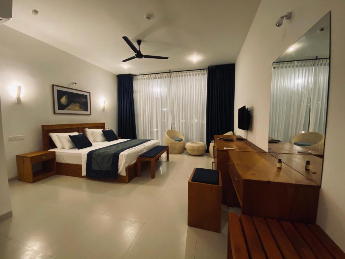 The Lighthouse Negombo Hotel Bagian luar foto