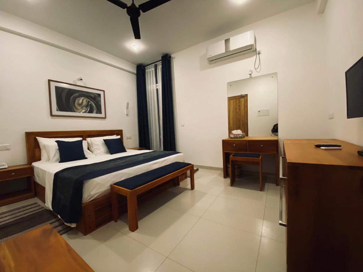 The Lighthouse Negombo Hotel Bagian luar foto